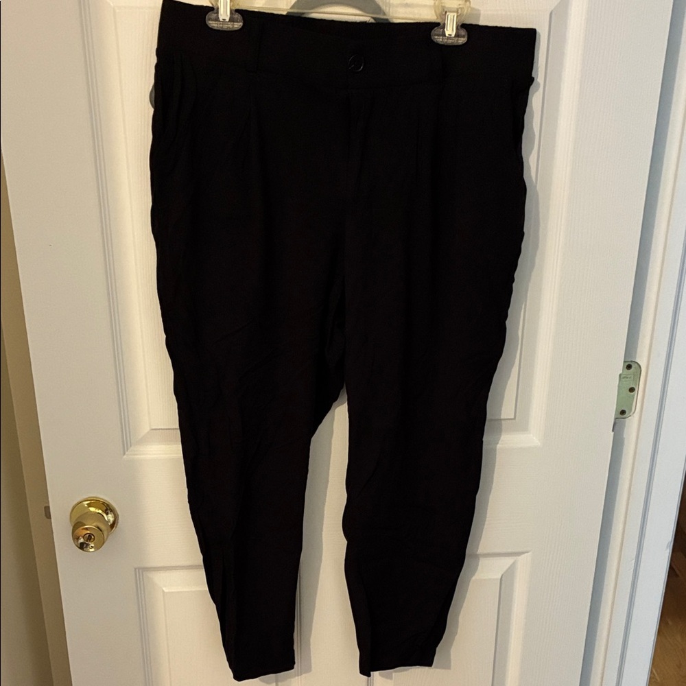 Torrid 14 black ankle pants, loose fit